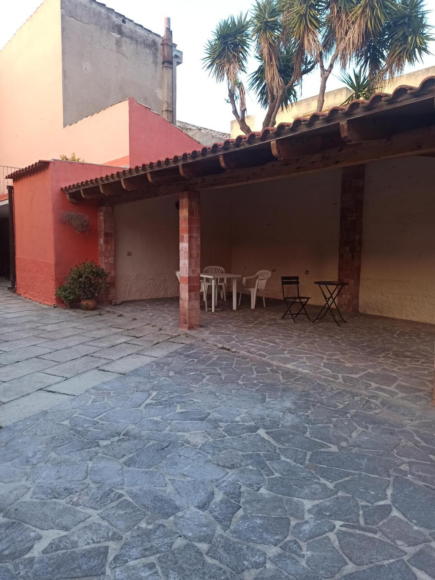 Piazza San Giorgio Hotel Dolianova Exterior photo