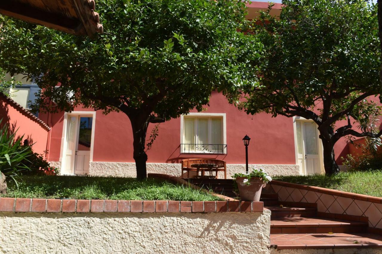 Piazza San Giorgio Hotel Dolianova Exterior photo